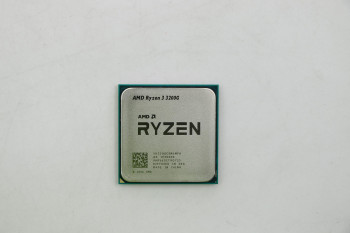 Lenovo 5SA0U56068 AMD Ryzen 3 3200G 5SA0U56068