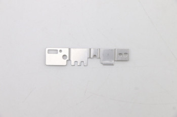 Lenovo 5B40S22026 IO Bracket R W 82E3 5B40S22026