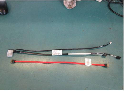 Hewlett Packard Enterprise P07472-001 Cable. 2SFF BP Mini SAS to P07472-001
