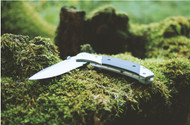 Why Use Custom-Made Camp Knives and How to Clean Them