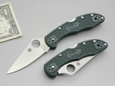 Spyderco Knives: Delica 4 ZDP-189 Stainless Steel (Flat Grind) Folding Pocket Knife w/ British Racing Green Textured Fiberglass Reinforced Nylon Handle