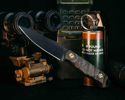 Half Face Blades - Field Knife Jr - Gold Camo FAT Carbon, Armor Black Cerakote, Brass Allen Bolts, Chaos Grip Half Face Blades - Field Knife Jr - Gold Camo FAT Carbon, Armor Black Cerakote, Brass Allen Bolts, Chaos Grip