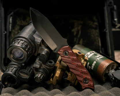 Half Face Blades - Disaster Cub - Red and Black G10, Armor Black Cerakote, Allen Bolts, Iron Grip