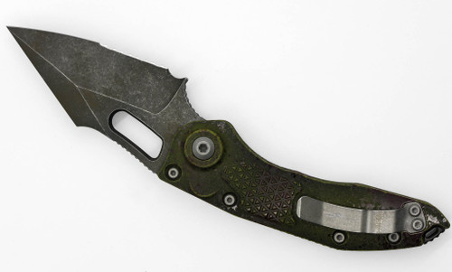 Microtech - Sitch Auto S/E Outbreak Green/Red - Partially Serrated Blade - Automatic Folder - Red & Green Microtech - Sitch Auto S/E Outbreak Green/Red - Partially Serrated Blade - Automatic Folder - Red & Green