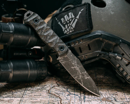 Half Face Blades - Field Knife Jr - Black Canvas Micarta, Allen Bolts, Chaos Grip