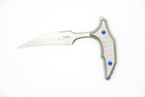 Microtech - BEE Marifione Select Push Dagger - 2.5" Serrated Stonewash M390 fixed Blade W/ Stonewash Finish Titanium Blue Hardware Handle 