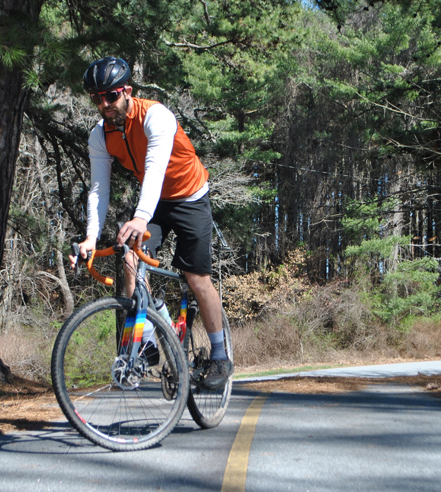 Men's Canyon Windproof Cycling Vest In Action