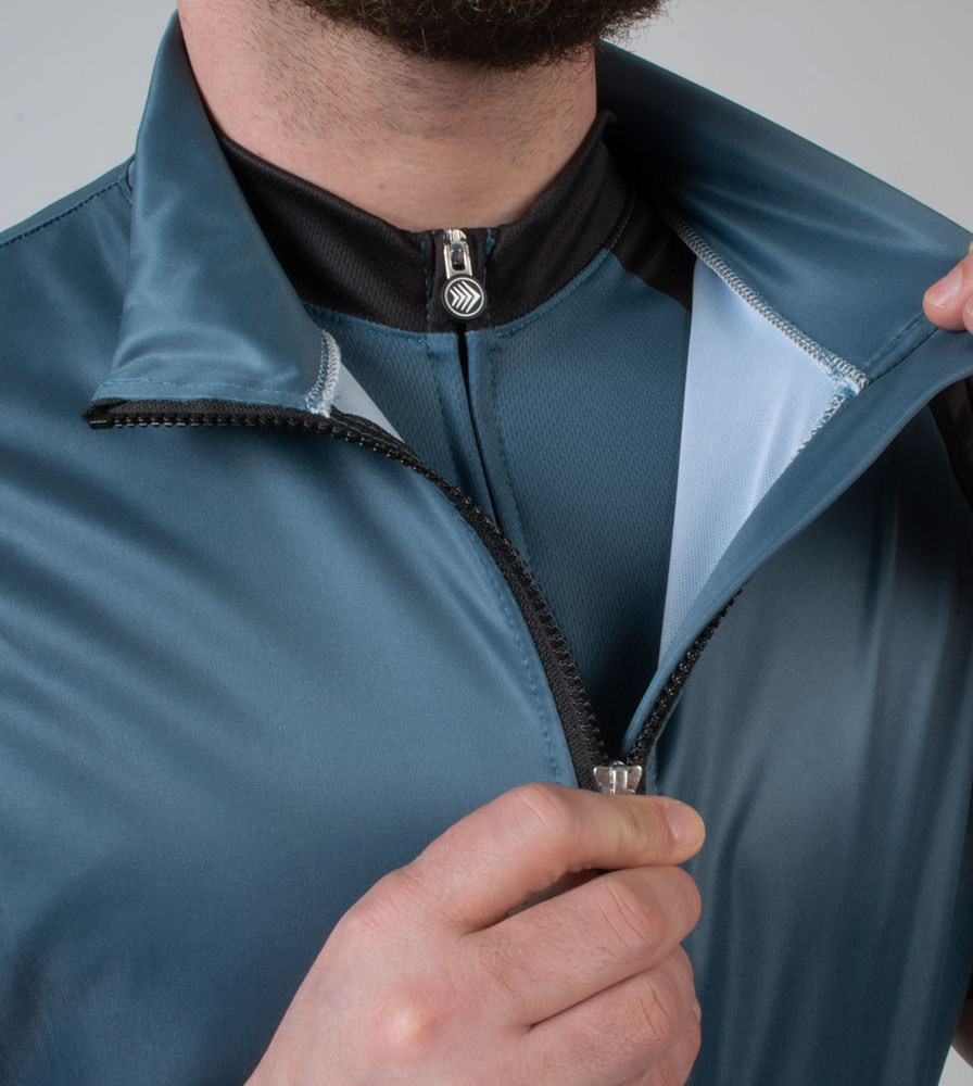 Men's Canyon Windproof Cycling Vest Zipper Pull in Action
