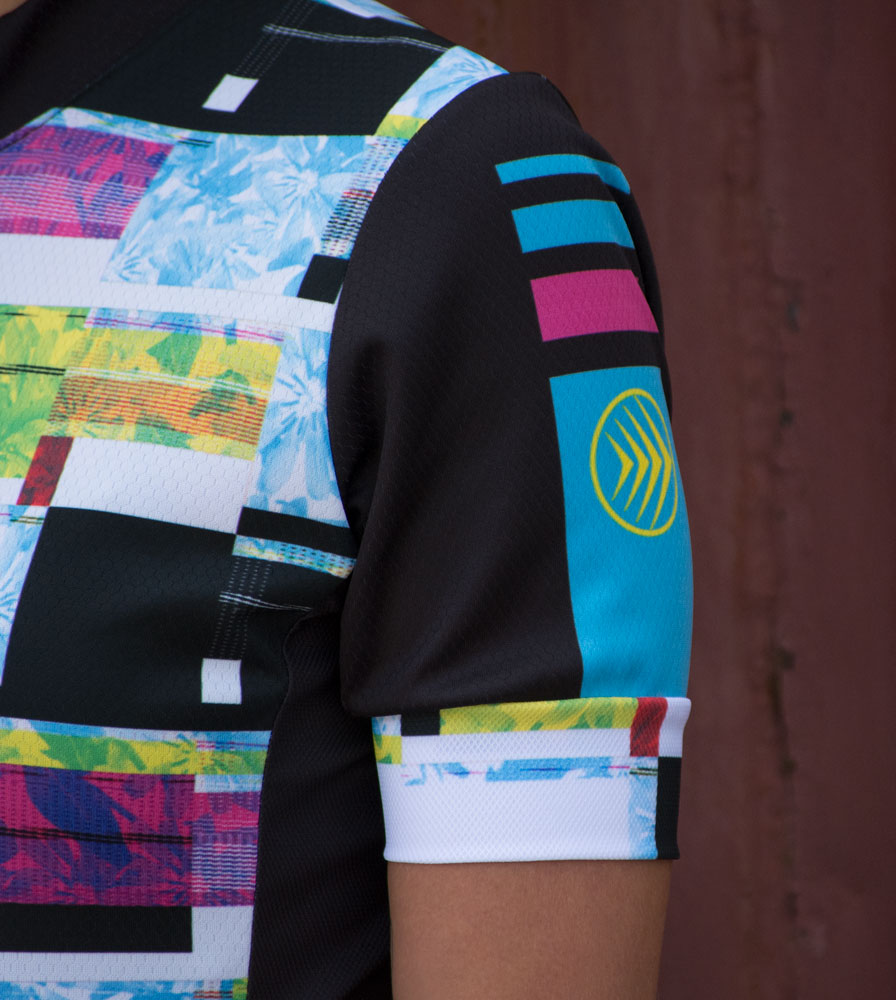 womens-fierce-cyclingjersey-racefit-model-sleeve.jpg