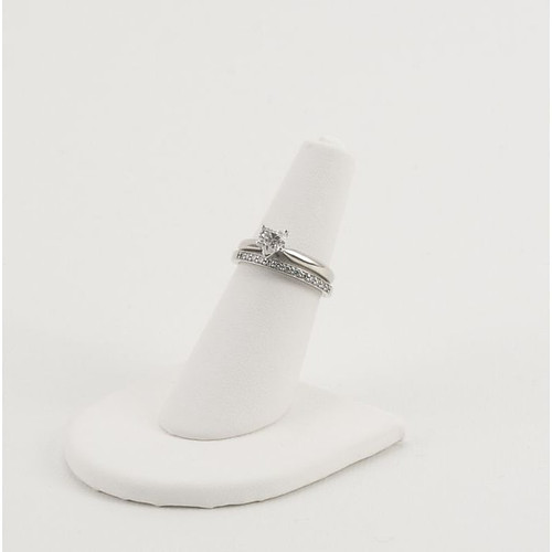 NAHANCO Leatherette Single Finger Ring Display, White (65dcac178db0a49f178fb9d1_ud)