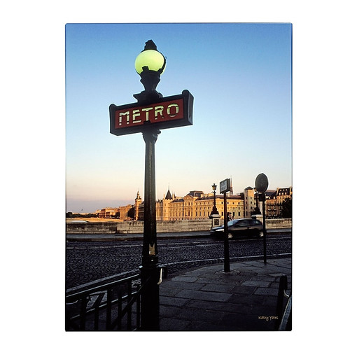 Trademark Fine Art Kathy Yates 'Le Metro at Dusk' Canvas Art 22x32 Inches (65dd69fbe8837636b11dd6c7_ud)