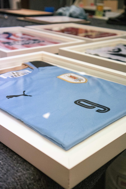 Ejemplo de enmarcado tipo caja, con fondo y marco blanco