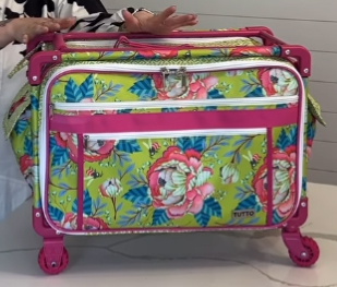 Tutto Sewing Machine Case On Wheels Large 21in Royal with Daisy