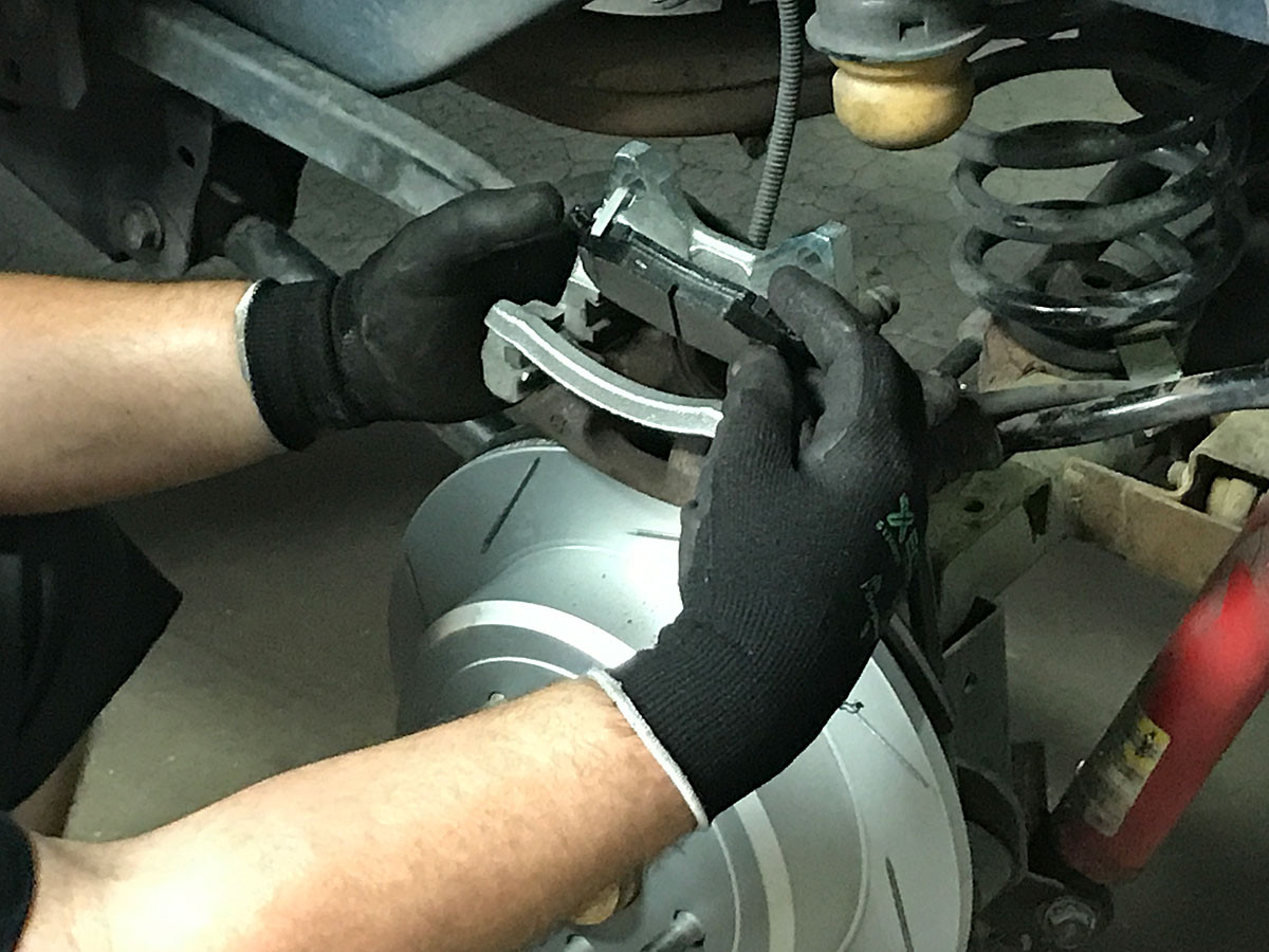 R1 Concepts Jeep JK REAR Brake Pads, OEp 2551127400