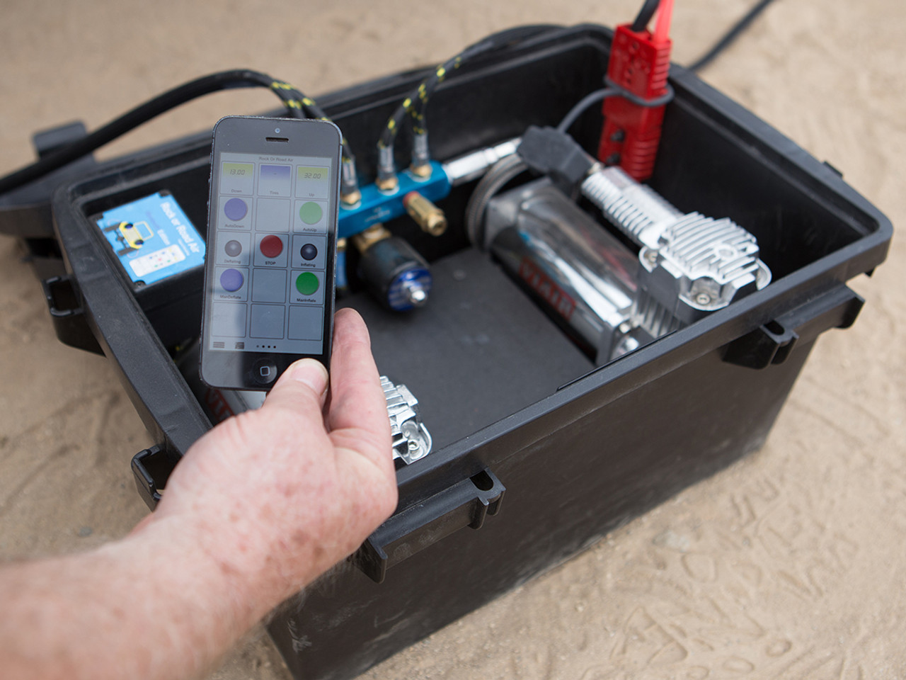 Jeep Onboard Automatic Tire Inflation System & Air Down Tool GenRight