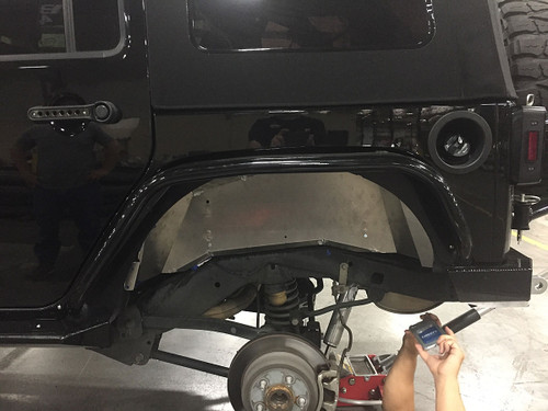 Easy to see inner fenders without the rear tire Easy to see inner fenders without the rear tire