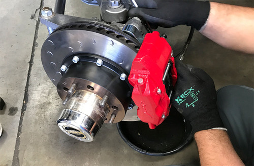 You can see the quality of the Alcon 4 piston caliper /rotor installed on Currie Rock Jock front axle You can see the quality of the Alcon 4 piston caliper /rotor installed on Currie Rock Jock front axle