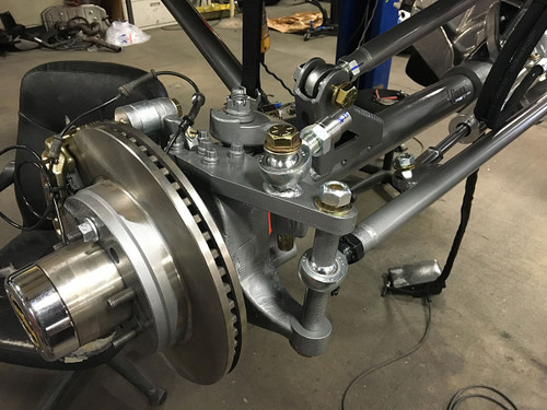 Locking Hubs, over sized brakes and double shear high steer knuckles are standard Locking Hubs, over sized brakes and double shear high steer knuckles are standard