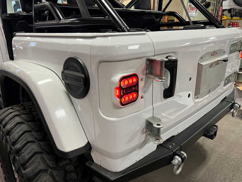 Shown here on a 2020 Jeep JL with optional bezel Shown here on a 2020 Jeep JL with optional bezel
