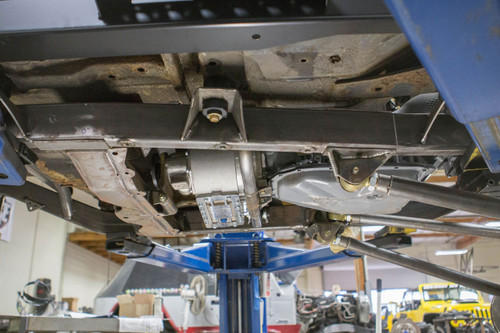 Shown here with GenRight cross member kit and ASP-390 T-case support Shown here with GenRight cross member kit and ASP-390 T-case support