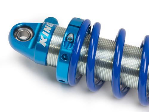 Super clean King Pre-load nut is split with allen bolt clamp. Super clean King Pre-load nut is split with allen bolt clamp.