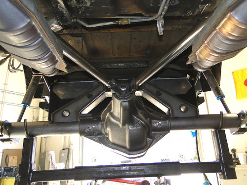 Rear Axle Bridge, Dana 60 with triangulated upper links Rear Axle Bridge, Dana 60 with triangulated upper links