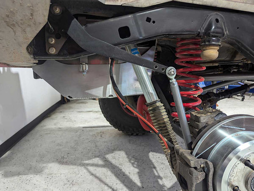 Here is how the kit looks on a JK with coil springs and standard shocks (Stage 1). Here is how the kit looks on a JK with coil springs and standard shocks (Stage 1).