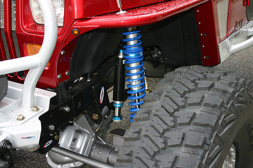 Jeep YJ Trac Bar Mount (Frame Side) Kit, shown here with optional side gussets. Jeep YJ Trac Bar Mount (Frame Side) Kit, shown here with optional side gussets.