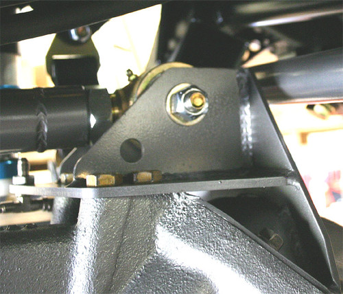 Bolts into the top of the front diff housing too! Bolts into the top of the front diff housing too!