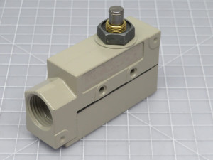 Omron  ZE-Q-2S  Limit Switch  For Sale