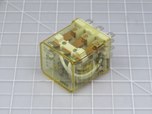 Lot of 10 Idec  RH3B-U  Relay  For Sale