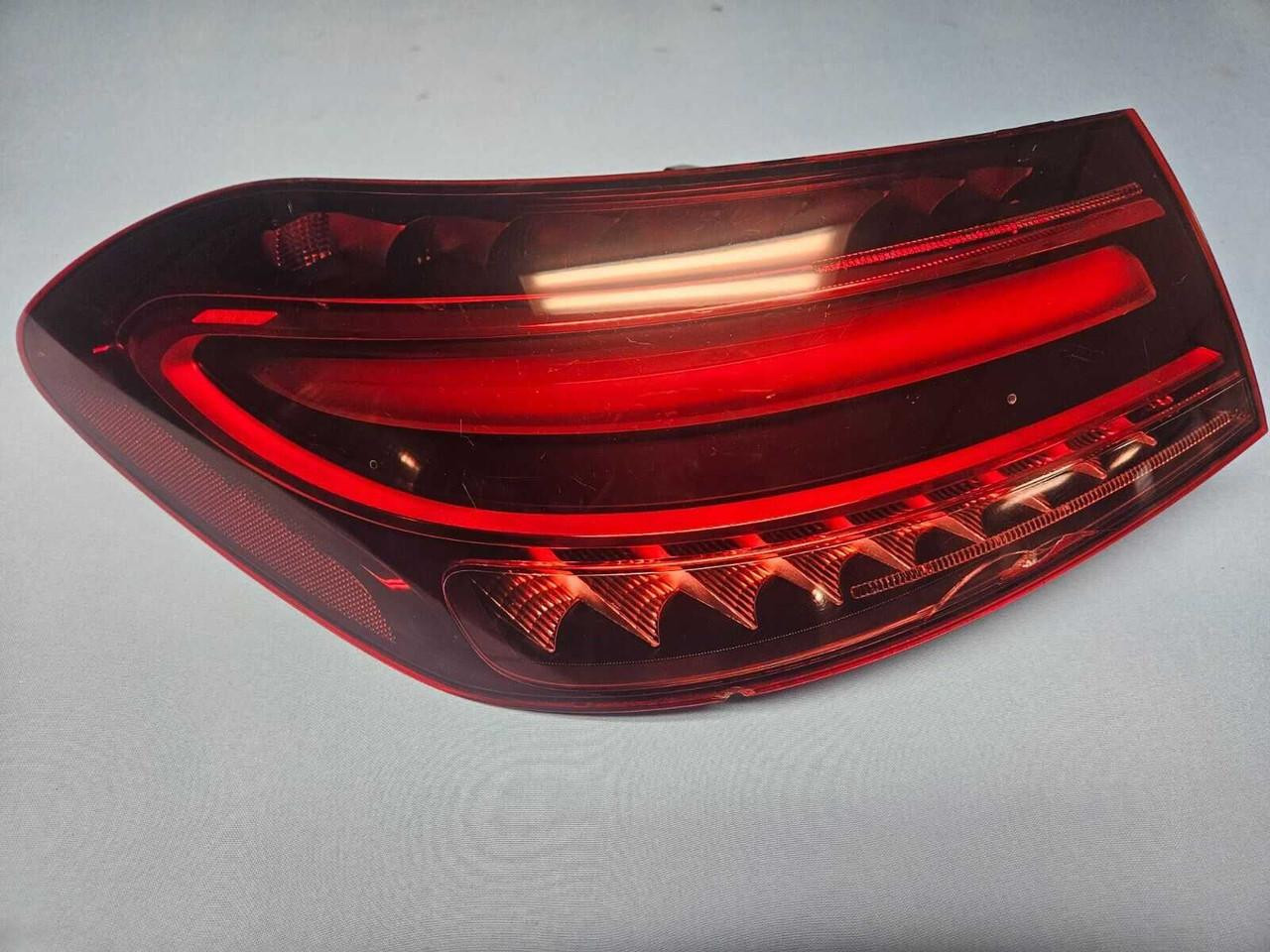 ベンツ W167 左側テールゲートテールライト A1679063107 Mercedes-benz Gle A167 Rear Left Tail Light Stop Lamp Damage
