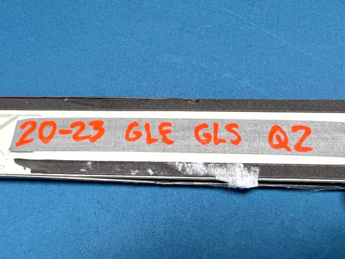 22-23 Mercedes-benz Gle Gls Front Right Door Sill Iluminated 1676861300 OEM
