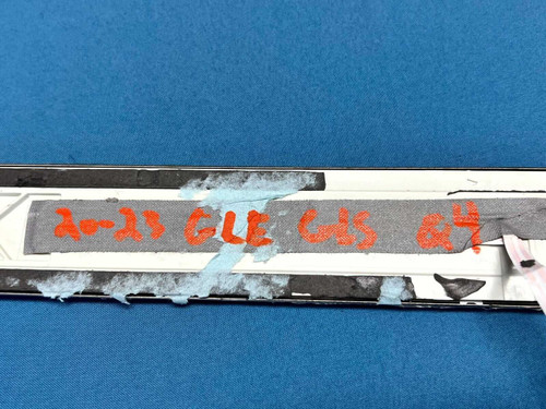 22-23 Mercedes-benz Gls Gle Front Right Door Sill Iluminated 1676861300 OEM
