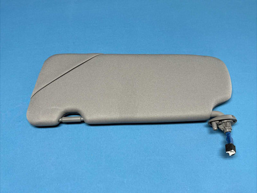 2017 - 2022 Honda Cr-v Right Passenger Sun Visor Illuminated Gray W/ Pocket OEM 2017 - 2022 Honda Cr-v Right Passenger Sun Visor Illuminated Gray W/ Pocket OEM
