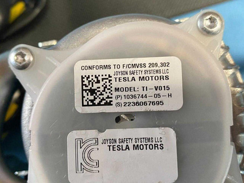 Tesla 16 - 20 Tesla Model X Rear Right Passenger Side Seatbelt Retractor 2nd Row OEM 