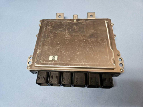  Mercedes-Benz Engine Computer Module ECM ECU 6569002100 OEM 