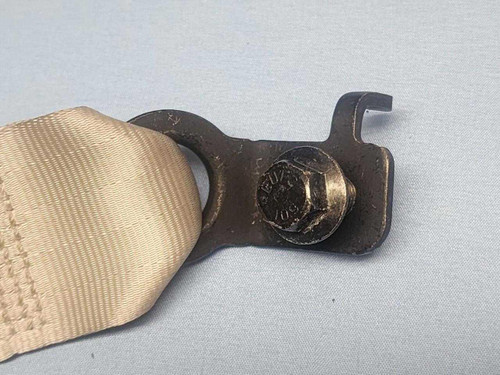 Volvo 17-24 Volvo Xc90 2nd Row Left SeatBelt Retractor Blonde OEM  Volvo 17-24 Volvo Xc90 2nd Row Left SeatBelt Retractor Blonde OEM