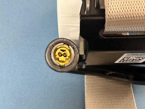 Mercedes-Benz 2020-2025 Mercedes-benz Gle V167 Rear Center Seatbelt Retractor Beige OEM  Mercedes-Benz 2020-2025 Mercedes-benz Gle V167 Rear Center Seatbelt Retractor Beige OEM