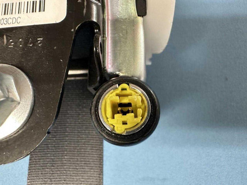 Honda 2017–2022 Honda CR-V Front Right 3-Stage Seatbelt Retractor OEM 