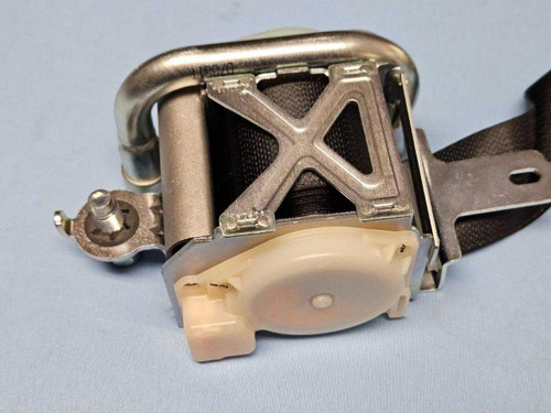 Nissan 2005–2008 Nissan Titan Armada Front Left Driver Seat Belt Retractor Black OEM 