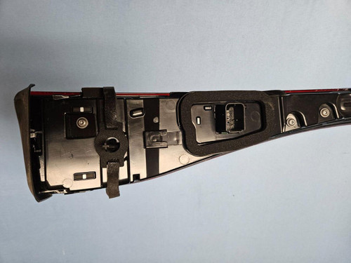 Mercedes-Benz 2021-2024 Mercedes-benz Eqe Suv X294 Rear Center Tail Light Lamp Chipped Oem  Mercedes-Benz 2021-2024 Mercedes-benz Eqe Suv X294 Rear Center Tail Light Lamp Chipped Oem