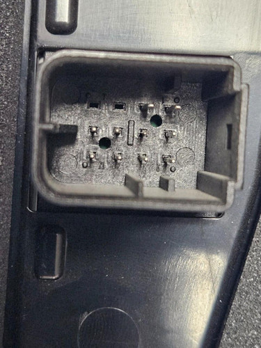 Mercedes-Benz 2021-2024 Mercedes-benz Eqe Suv X294 Rear Center Tail Light Lamp Chipped Oem  Mercedes-Benz 2021-2024 Mercedes-benz Eqe Suv X294 Rear Center Tail Light Lamp Chipped Oem