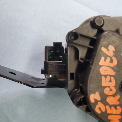 Mercedes-Benz 2022-2025 Mercedes-benz Eqe Front Left Driver SeatBelt Retractor Black OEM  Mercedes-Benz 2022-2025 Mercedes-benz Eqe Front Left Driver SeatBelt Retractor Black OEM