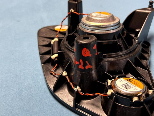 BMW 2019-2022 Bmw X3 Left Door Quarter Panel Speaker 65139837731 OEM  BMW 2019-2022 Bmw X3 Left Door Quarter Panel Speaker 65139837731 OEM