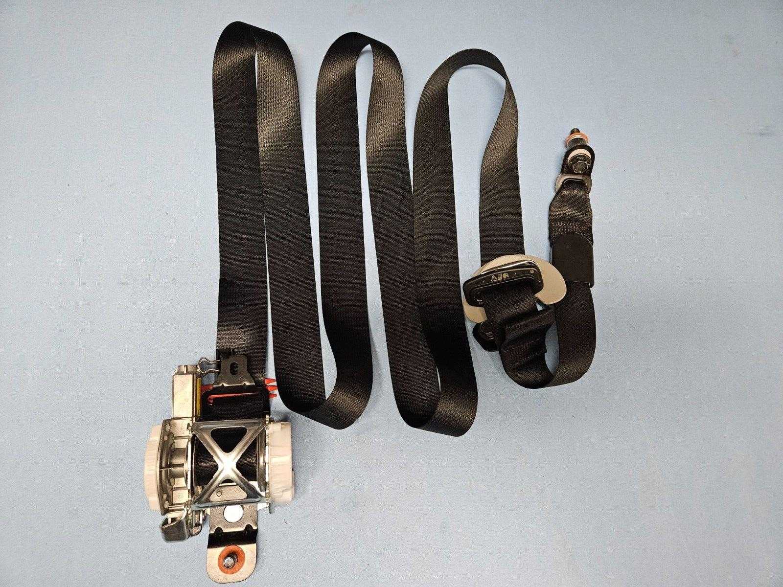 2023-2024 Kia Telluride Right 2nd Row SeatBelt Retactor Black Oem 2023-2024 Kia Telluride Right 2nd Row SeatBelt Retactor Black Oem