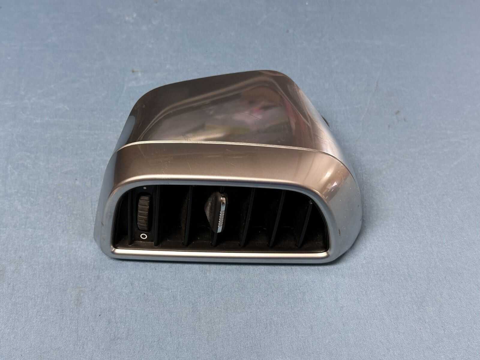 2017 Porsche Cayenne Rear Left Center Console Vent Trim Oem 2017 Porsche Cayenne Rear Left Center Console Vent Trim Oem