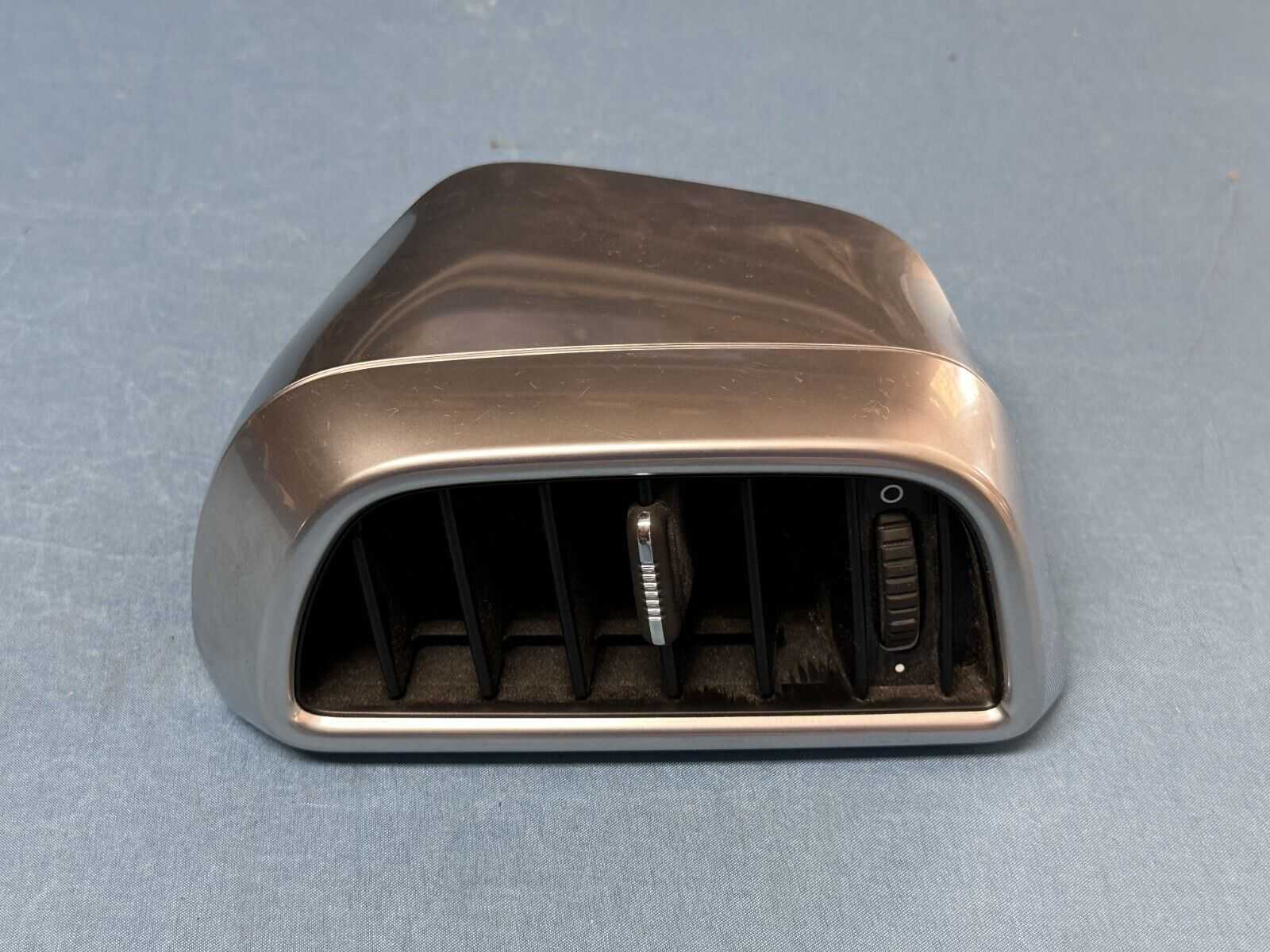 2017 Porsche Cayenne Rear Right Center Console Vent Trim 7p5819204b Oem 2017 Porsche Cayenne Rear Right Center Console Vent Trim 7p5819204b Oem