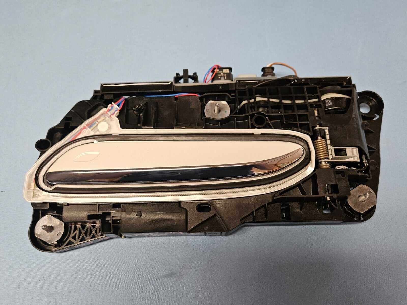 2023-2025 Mercedes-benz Eqs Eqe Suv S Class Front Left Door Handle White Oem 2023-2025 Mercedes-benz Eqs Eqe Suv S Class Front Left Door Handle White Oem