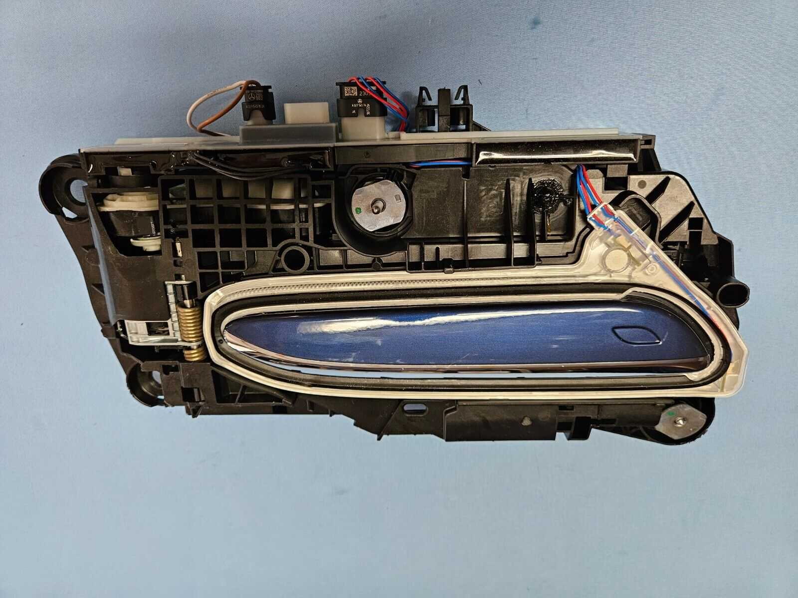 2023-2025 Mercedes-benz Eqs Eqe Suv S Class Rear Right Door Handle Sodalith Blue Oem 2023-2025 Mercedes-benz Eqs Eqe Suv S Class Rear Right Door Handle Sodalith Blue Oem